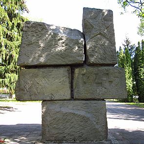 Pomnik Żołnierzy Radzieckich, ulica Szarych Szeregów 