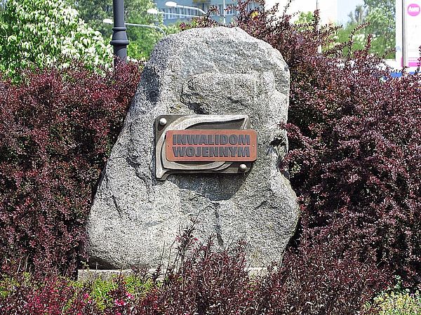 Kamień poświęcony inwalidom wojennym, Plac Inwalidów