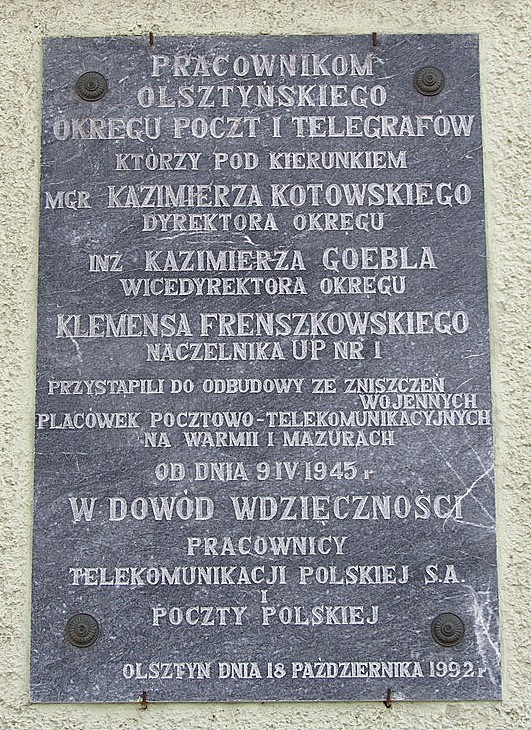 Tablica pamiątkowa pracowników Olsztyńskiego Okręgu Poczt i Telegrafów, ulica S. Pieniężnego 19