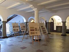 Kolorowa Starówka - wystawa o warszawskich polichromiach i sgraffitach, prezentowana w olsztyńskim ratuszu